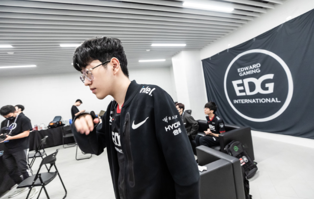 伊萨克周薪 伊萨克周薪