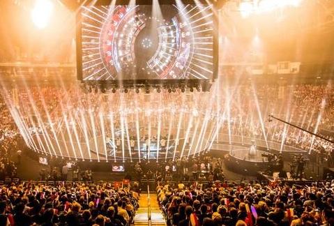 凭借另一个 凭借另一个